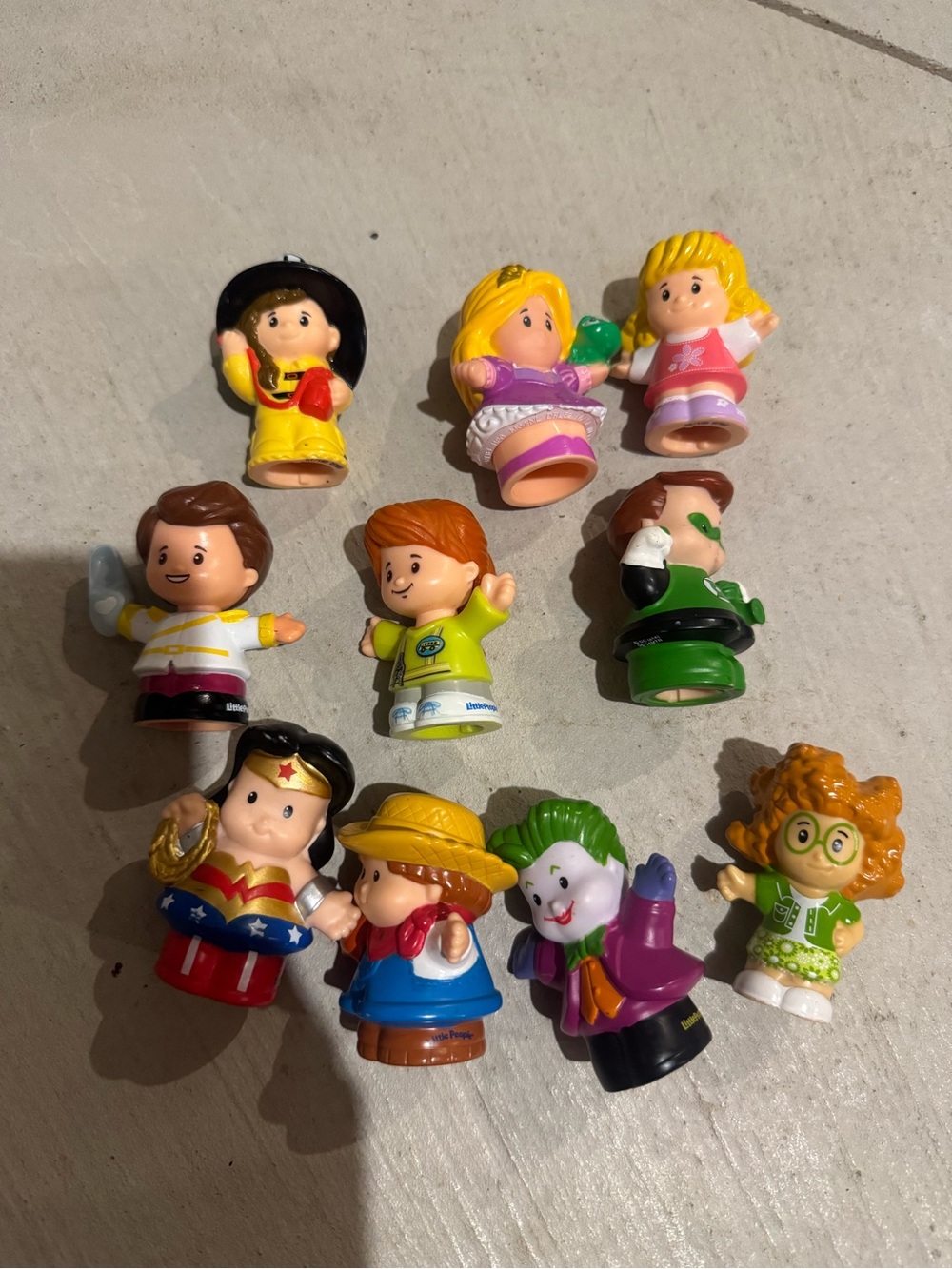 Little people set of 10